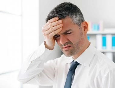 Πώς θα καταλάβεις ότι έχεις επικίνδυνα υψηλή πίεση και πώς θα την κατεβάσεις χωρίς φάρμακα;